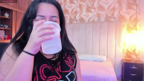 Lucia Vonne online show from 05-18-26, 10:15