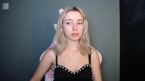Snapshot of luciacam20 chatting on 07-07-26, 07:29 Lucy online show from 07-07-26, 07:29