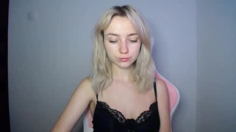 Snapshot of luciacam20 chatting on 07-12-26, 06:32 Lucy online show from 07-12-26, 06:32
