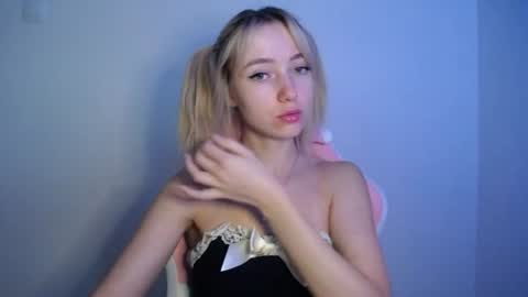 Snapshot of luciacam20 chatting on 07-21-26, 12:29 Lucy online show from 07-21-26, 12:29