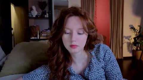 Lucia online show from 10-28-25, 06:21