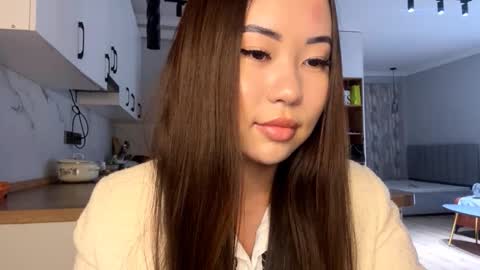Snapshot of lucialostroh chatting on 10-26-25, 12:33 Kira online show from 10-26-25, 12:33