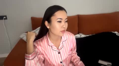 Snapshot of lucialostroh chatting on 11-06-25, 01:12 Kira online show from 11-06-25, 01:12