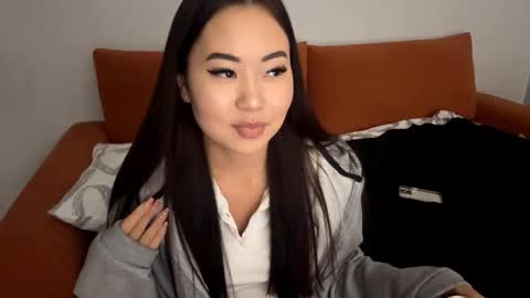 Snapshot of lucialostroh chatting on 11-07-25, 02:39 Kira online show from 11-07-25, 02:39