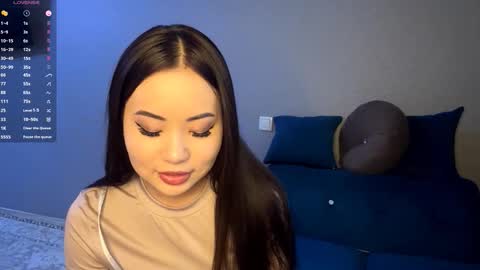 Snapshot of lucialostroh chatting on 12-18-25, 10:21 Kira online show from 12-18-25, 10:21