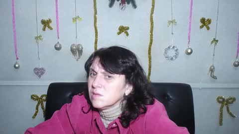 Snapshot of luciami chatting on 12-18-24, 06:03 LuciaMi online show from 12-18-24, 06:03