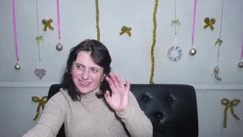 Snapshot of luciami chatting on 12-19-24, 03:40 LuciaMi online show from 12-19-24, 03:40