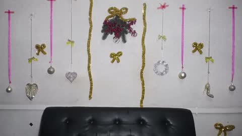 Snapshot of luciami chatting on 12-25-24, 01:53 LuciaMi online show from 12-25-24, 01:53