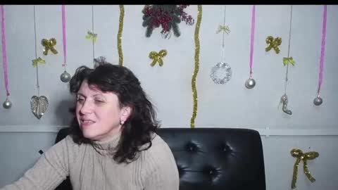 Snapshot of luciami chatting on 12-25-24, 04:54 LuciaMi online show from 12-25-24, 04:54