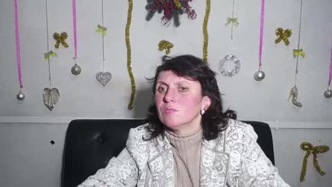 Snapshot of luciami chatting on 12-25-24, 06:09 LuciaMi online show from 12-25-24, 06:09