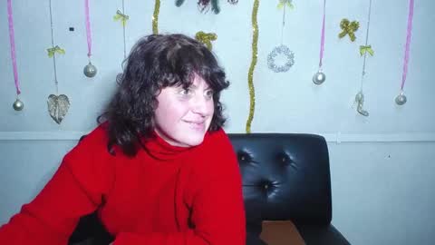 Snapshot of luciami chatting on 12-27-24, 06:53 LuciaMi online show from 12-27-24, 06:53