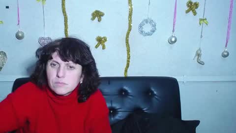 Snapshot of luciami chatting on 12-28-24, 05:02 LuciaMi online show from 12-28-24, 05:02