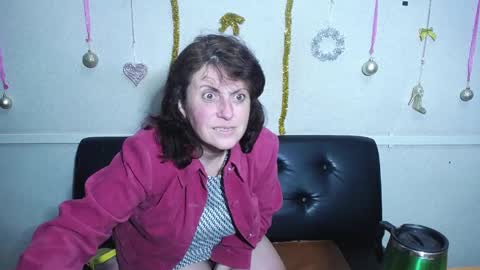 Snapshot of luciami chatting on 01-11-25, 01:48 LuciaMi online show from 01-11-25, 01:48