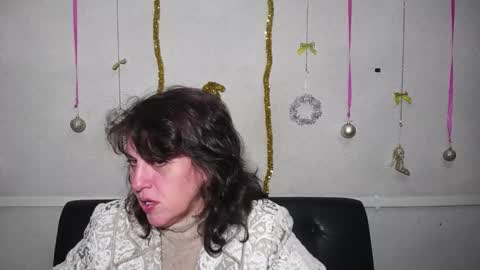 Snapshot of luciami chatting on 01-14-25, 06:17 LuciaMi online show from 01-14-25, 06:17