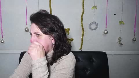 Snapshot of luciami chatting on 01-16-25, 12:45 LuciaMi online show from 01-16-25, 12:45