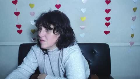 Snapshot of luciami chatting on 02-02-25, 01:02 LuciaMi online show from 02-02-25, 01:02
