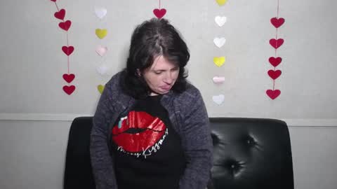 Snapshot of luciami chatting on 02-12-25, 03:40 LuciaMi online show from 02-12-25, 03:40