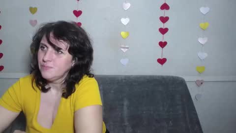 Snapshot of luciami chatting on 03-10-25, 06:12 LuciaMi online show from 03-10-25, 06:12