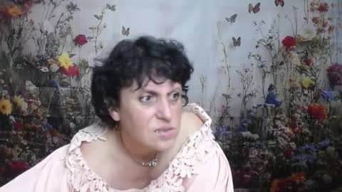Snapshot of luciami chatting on 09-19-25, 05:24 LuciaMi online show from 09-19-25, 05:24
