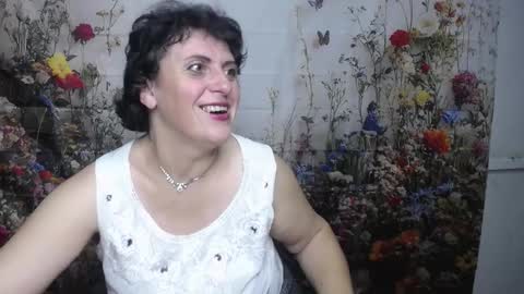 Snapshot of luciami chatting on 09-21-25, 05:09 LuciaMi online show from 09-21-25, 05:09