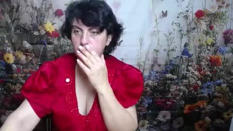 Snapshot of luciami chatting on 10-13-25, 05:24 LuciaMi online show from 10-13-25, 05:24