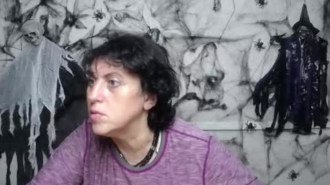 Snapshot of luciami chatting on 10-19-25, 05:02 LuciaMi online show from 10-19-25, 05:02