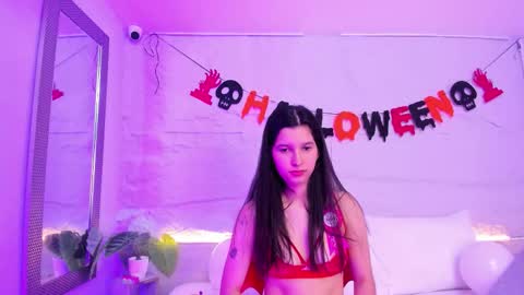 Snapshot of lucianasmith_ chatting on 10-31-25, 01:23 Luci online show from 10-31-25, 01:23