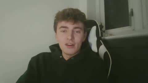 Snapshot of luciancrowe chatting on 01-30-25, 05:28 Lucian online show from 01-30-25, 05:28