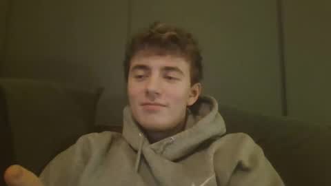 Snapshot of luciancrowe chatting on 01-31-25, 12:50 Lucian online show from 01-31-25, 12:50