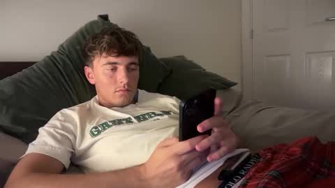 Snapshot of luciancrowe chatting on 10-01-25, 09:32 Lucian online show from 10-01-25, 09:32