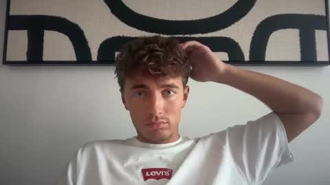 Snapshot of luciancrowe chatting on 10-10-25, 12:15 Lucian online show from 10-10-25, 12:15