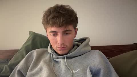 Snapshot of luciancrowe chatting on 10-15-25, 05:13 Lucian online show from 10-15-25, 05:13