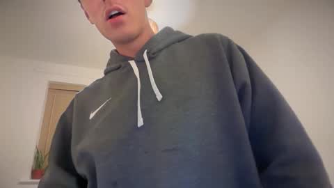 Snapshot of luciancrowe chatting on 10-23-25, 09:46 Lucian online show from 10-23-25, 09:46