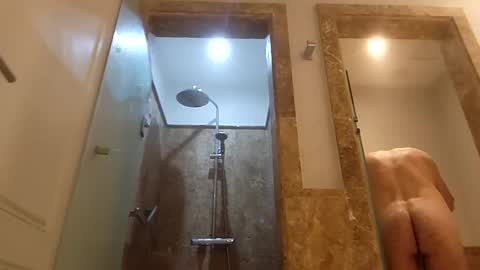 Snapshot of lucianopc chatting on 09-27-25, 07:41 lucianopc online show from 09-27-25, 07:41