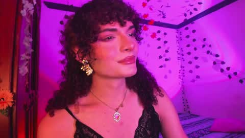 Lucy or Lucian 3 Come to my social Links3   online show from 04-11-26, 02:05