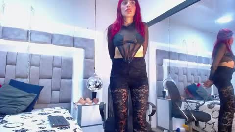 Snapshot of lucie_red chatting on 06-07-26, 07:50 Lucie Red online show from 06-07-26, 07:50