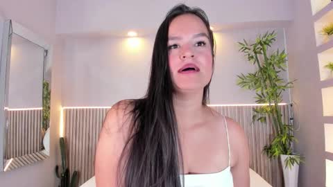 Snapshot of luciemillerr chatting on 02-07-26, 05:38 lucie online show from 02-07-26, 05:38