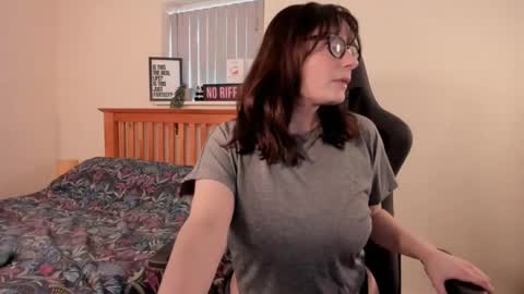 Lucie Winters online show from 01-24-25, 02:08