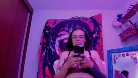 Snapshot of luciferrx666 chatting on 06-12-26, 11:35 camila online show from 06-12-26, 11:35