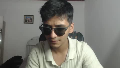 Snapshot of lucifferr_ chatting on 11-01-25, 02:46 leonel online show from 11-01-25, 02:46