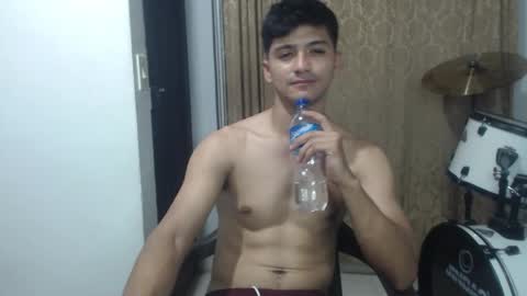 Snapshot of lucifferr_ chatting on 12-17-25, 01:11 leonel online show from 12-17-25, 01:11