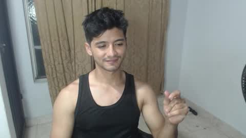 Snapshot of lucifferr_ chatting on 12-21-25, 11:45 leonel online show from 12-21-25, 11:45