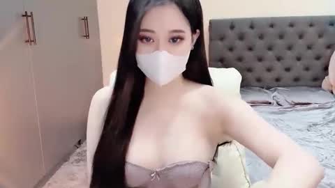 Snapshot of lucii04 chatting on 11-27-25, 01:13 lucii04 online show from 11-27-25, 01:13