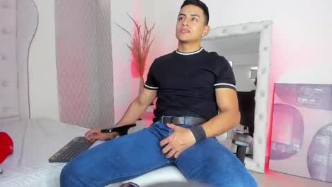 Snapshot of lucii_fer_ chatting on 04-21-26, 12:00 Leo online show from 04-21-26, 12:00