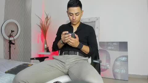 Snapshot of lucii_fer_ chatting on 05-05-26, 11:51 Leo online show from 05-05-26, 11:51