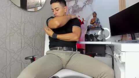 Snapshot of lucii_fer_ chatting on 05-08-26, 11:59 Leo online show from 05-08-26, 11:59