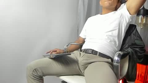 Snapshot of lucii_fer_ chatting on 07-28-26, 04:39 Leo online show from 07-28-26, 04:39