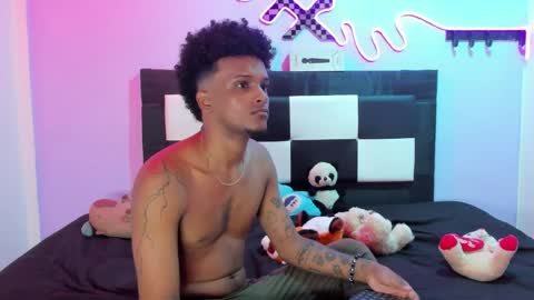 Snapshot of lucky_boys_x chatting on 05-24-26, 01:49 Stven online show from 05-24-26, 01:49