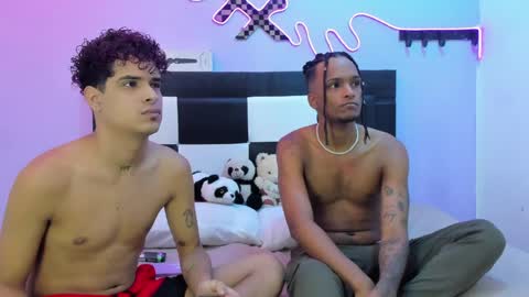 Snapshot of lucky_boys_x chatting on 06-07-26, 01:15 Stven online show from 06-07-26, 01:15