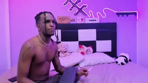 Snapshot of lucky_boys_x chatting on 06-10-26, 05:07 Stven online show from 06-10-26, 05:07